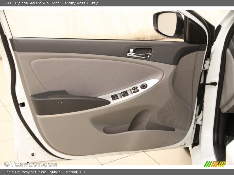 Century White / Gray 2013 Hyundai Accent SE 5 Door