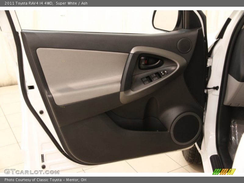 Super White / Ash 2011 Toyota RAV4 I4 4WD