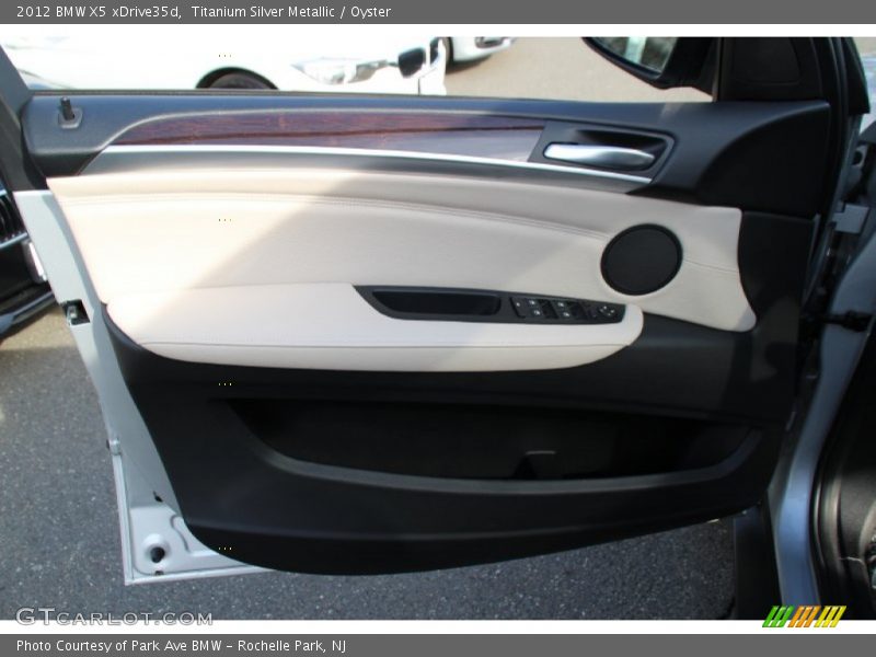 Titanium Silver Metallic / Oyster 2012 BMW X5 xDrive35d