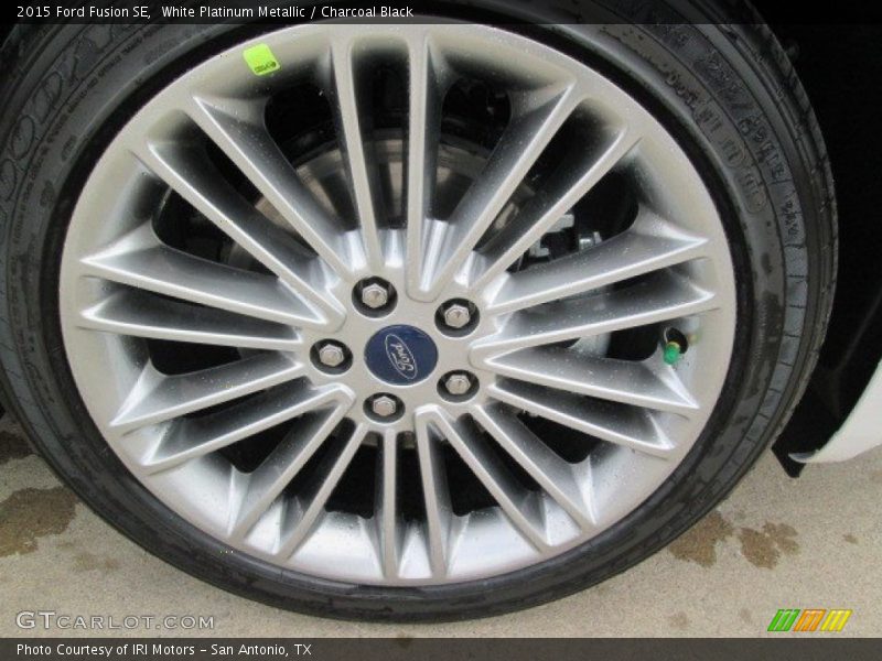 White Platinum Metallic / Charcoal Black 2015 Ford Fusion SE
