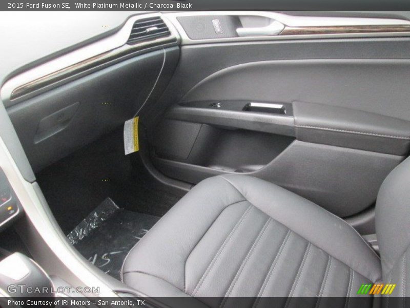 White Platinum Metallic / Charcoal Black 2015 Ford Fusion SE