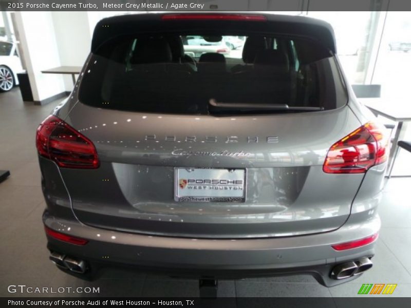 Meteor Grey Metallic / Agate Grey 2015 Porsche Cayenne Turbo