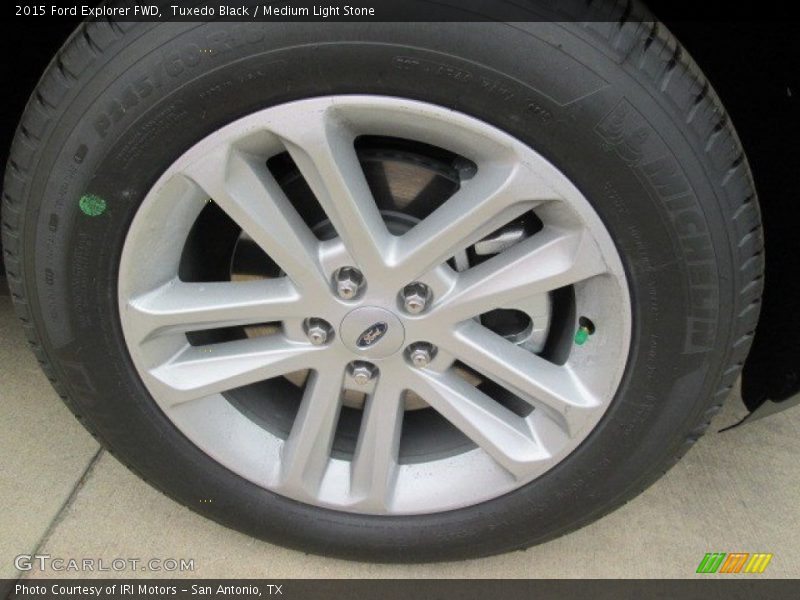 Tuxedo Black / Medium Light Stone 2015 Ford Explorer FWD