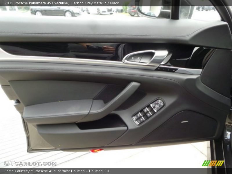 Door Panel of 2015 Panamera 4S Executive