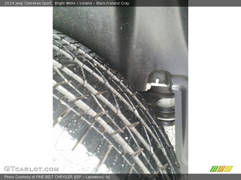 Bright White / Iceland - Black/Iceland Gray 2014 Jeep Cherokee Sport