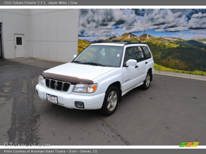 Aspen White / Gray 2002 Subaru Forester 2.5 S