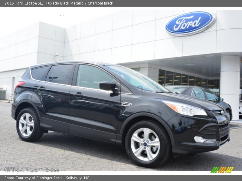 Tuxedo Black Metallic / Charcoal Black 2015 Ford Escape SE