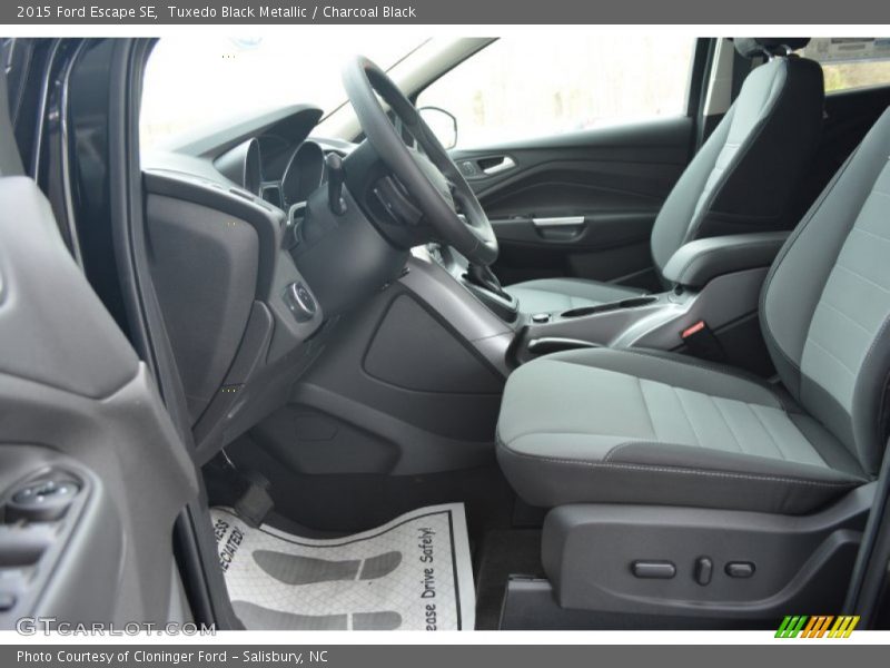 Tuxedo Black Metallic / Charcoal Black 2015 Ford Escape SE