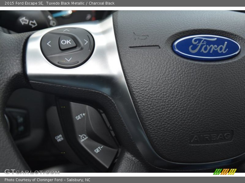 Tuxedo Black Metallic / Charcoal Black 2015 Ford Escape SE
