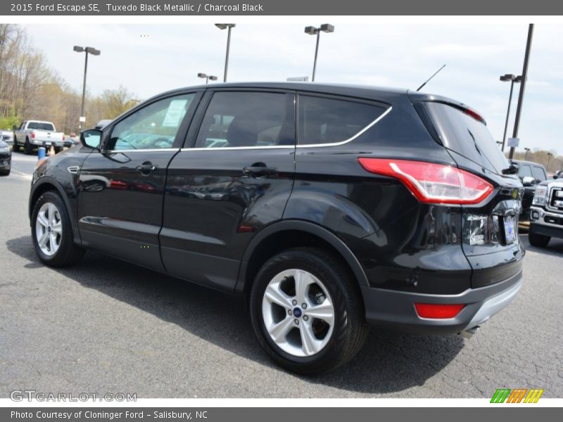 Tuxedo Black Metallic / Charcoal Black 2015 Ford Escape SE