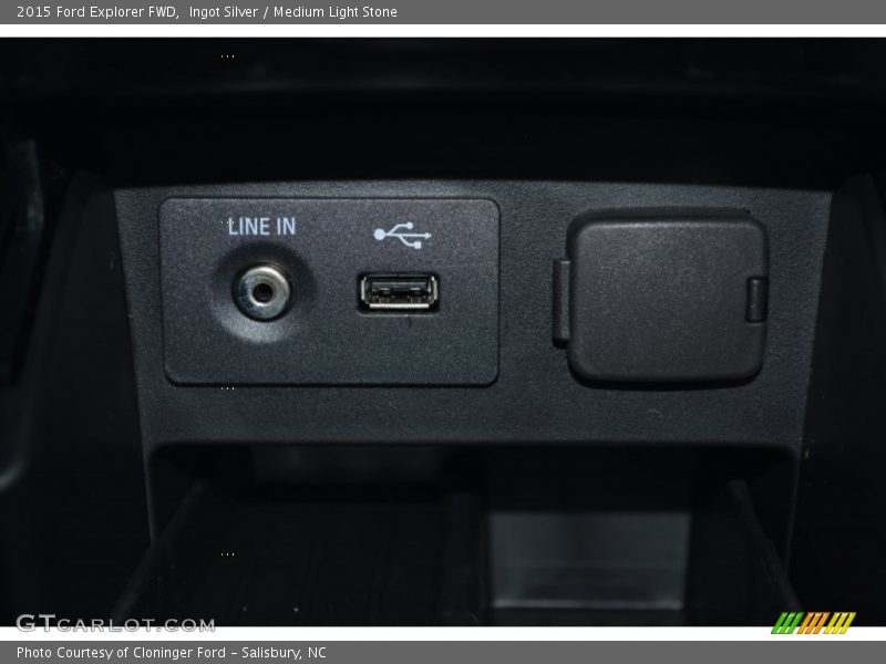 Ingot Silver / Medium Light Stone 2015 Ford Explorer FWD