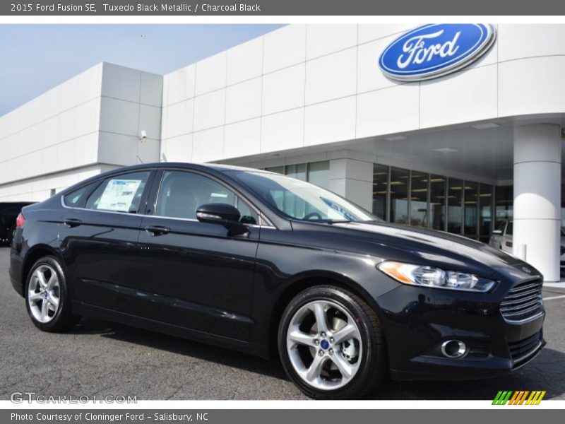 Tuxedo Black Metallic / Charcoal Black 2015 Ford Fusion SE