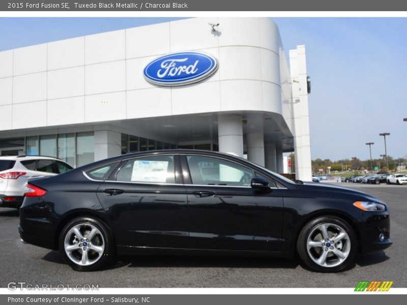Tuxedo Black Metallic / Charcoal Black 2015 Ford Fusion SE