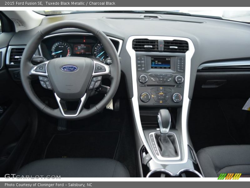 Tuxedo Black Metallic / Charcoal Black 2015 Ford Fusion SE