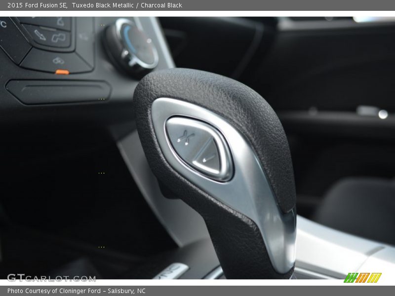 Tuxedo Black Metallic / Charcoal Black 2015 Ford Fusion SE