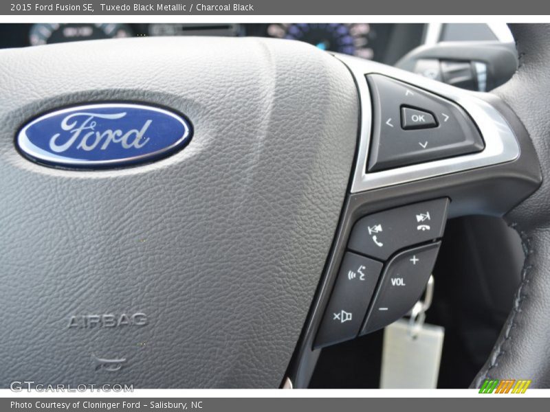 Tuxedo Black Metallic / Charcoal Black 2015 Ford Fusion SE