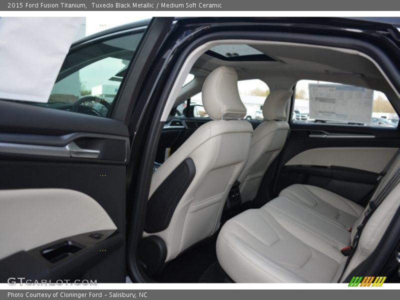 Tuxedo Black Metallic / Medium Soft Ceramic 2015 Ford Fusion Titanium