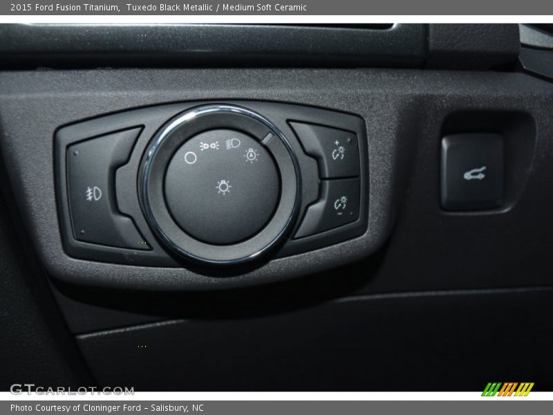 Tuxedo Black Metallic / Medium Soft Ceramic 2015 Ford Fusion Titanium