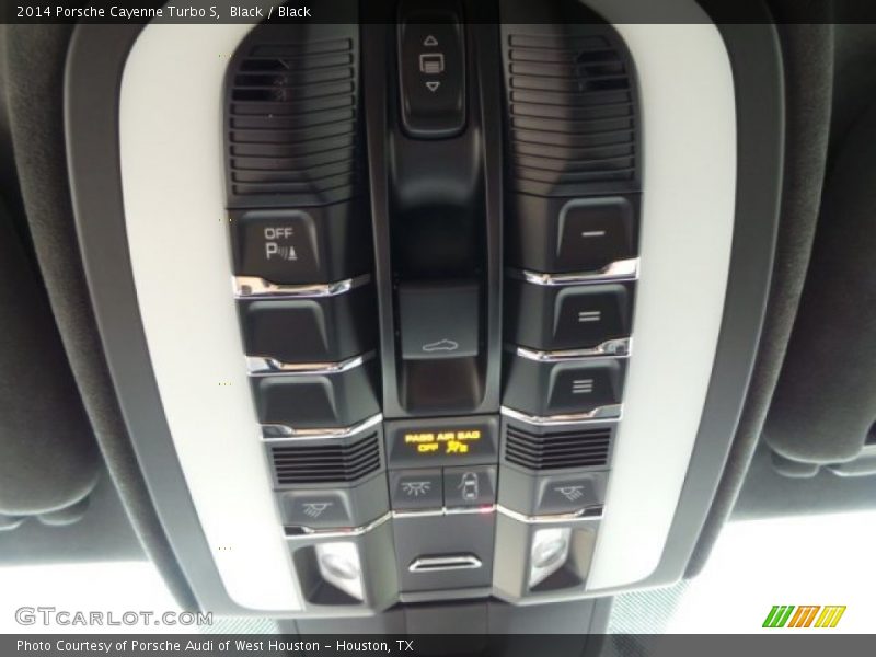 Controls of 2014 Cayenne Turbo S