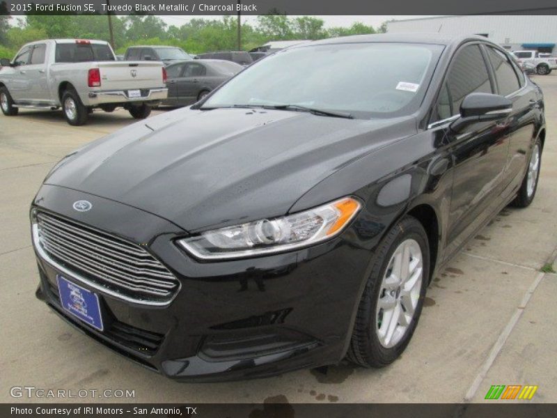 Tuxedo Black Metallic / Charcoal Black 2015 Ford Fusion SE