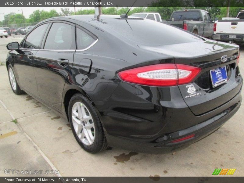 Tuxedo Black Metallic / Charcoal Black 2015 Ford Fusion SE