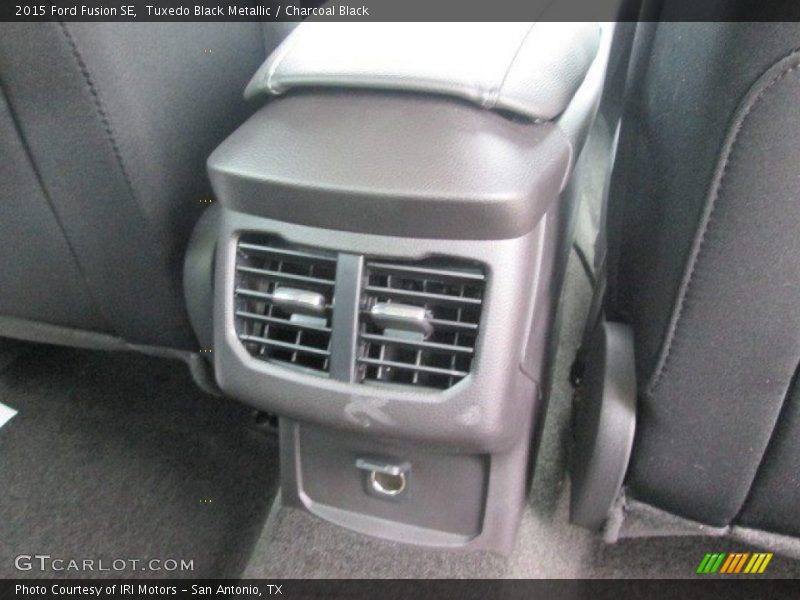 Tuxedo Black Metallic / Charcoal Black 2015 Ford Fusion SE
