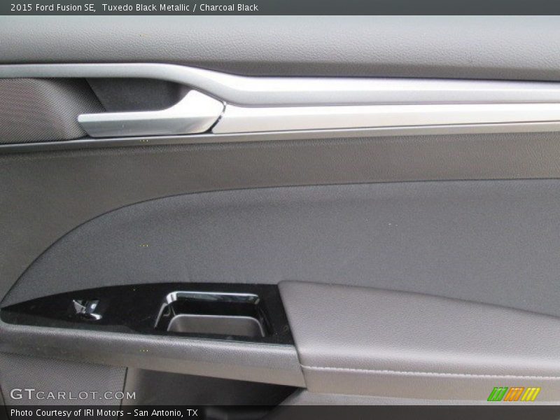 Tuxedo Black Metallic / Charcoal Black 2015 Ford Fusion SE
