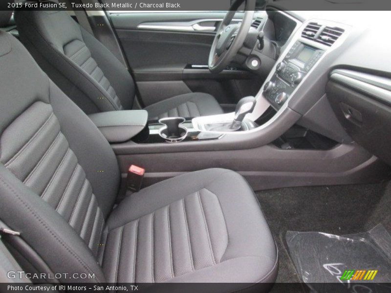 Tuxedo Black Metallic / Charcoal Black 2015 Ford Fusion SE
