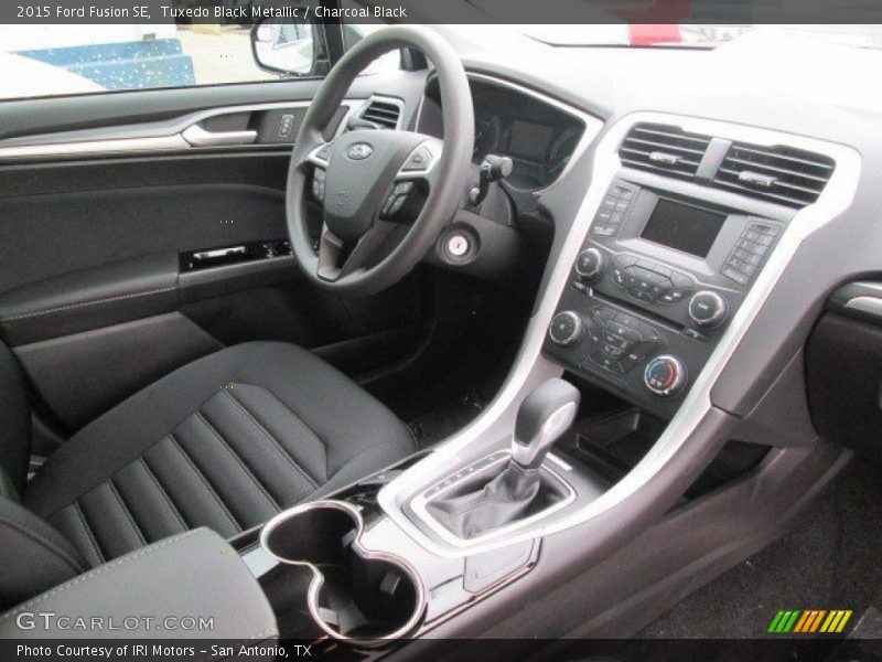 Tuxedo Black Metallic / Charcoal Black 2015 Ford Fusion SE