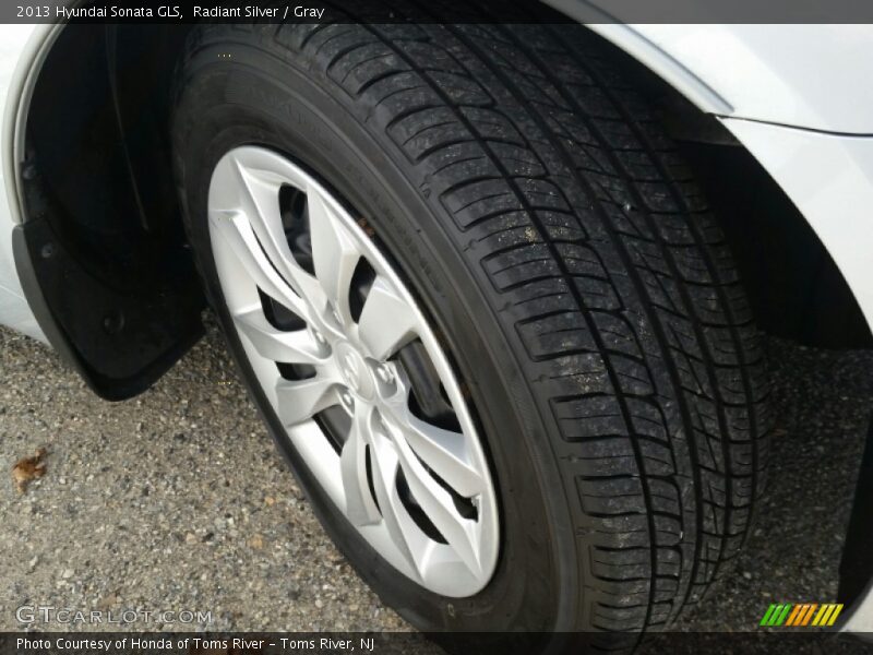 Radiant Silver / Gray 2013 Hyundai Sonata GLS