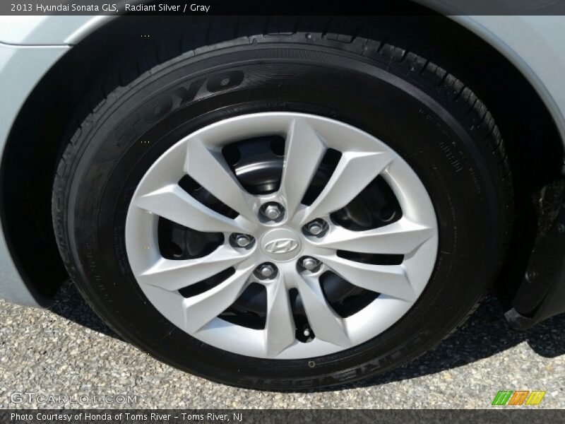 Radiant Silver / Gray 2013 Hyundai Sonata GLS