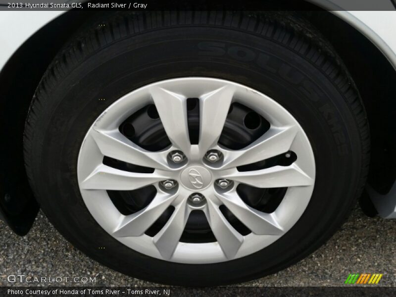 Radiant Silver / Gray 2013 Hyundai Sonata GLS