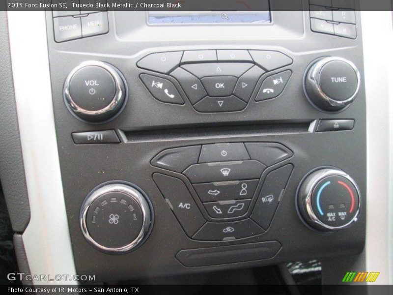 Tuxedo Black Metallic / Charcoal Black 2015 Ford Fusion SE