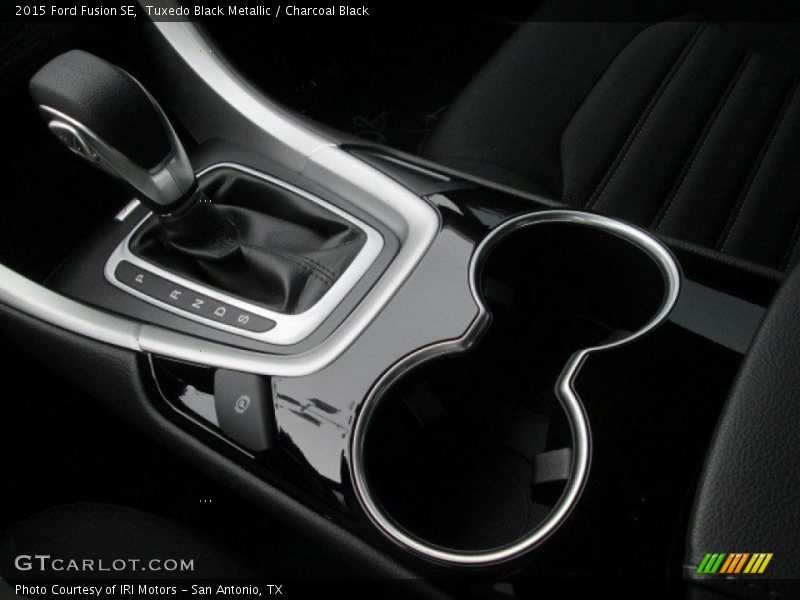 Tuxedo Black Metallic / Charcoal Black 2015 Ford Fusion SE
