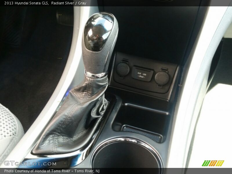 Radiant Silver / Gray 2013 Hyundai Sonata GLS