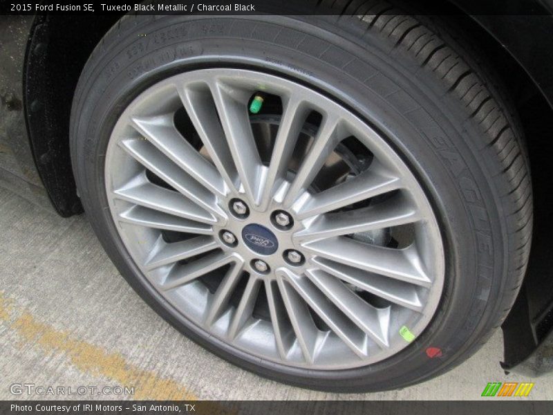 Tuxedo Black Metallic / Charcoal Black 2015 Ford Fusion SE