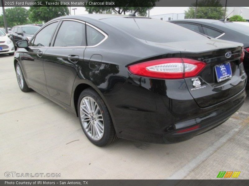 Tuxedo Black Metallic / Charcoal Black 2015 Ford Fusion SE