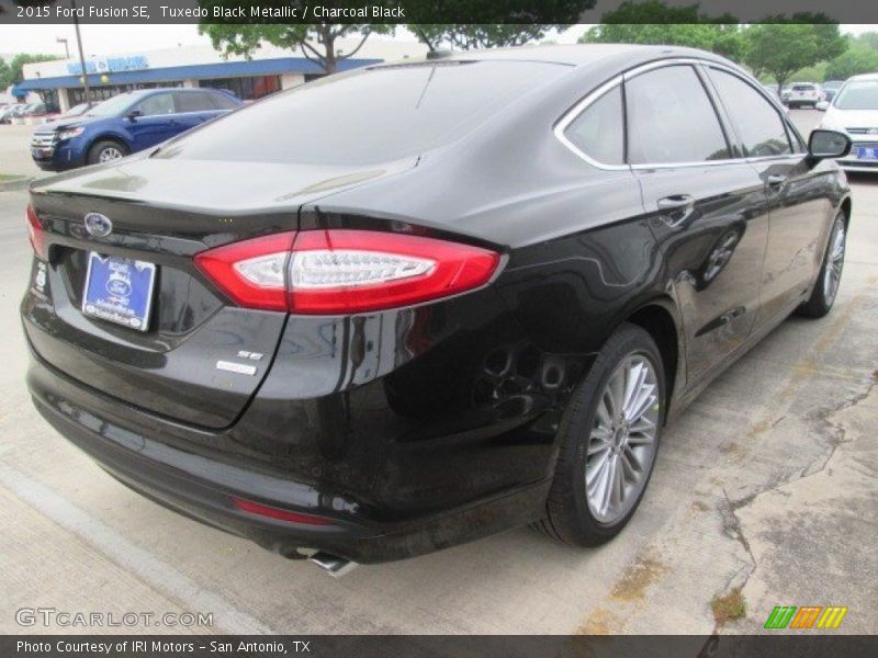 Tuxedo Black Metallic / Charcoal Black 2015 Ford Fusion SE