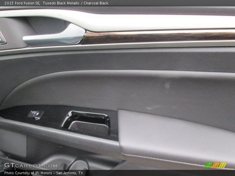 Tuxedo Black Metallic / Charcoal Black 2015 Ford Fusion SE