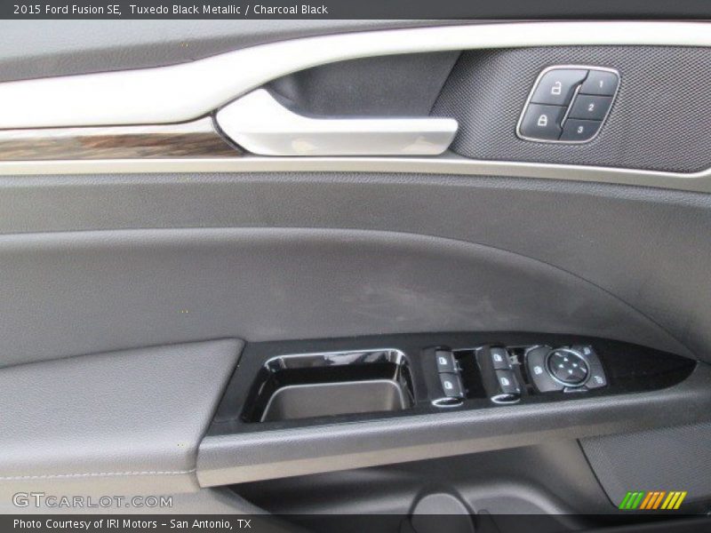 Tuxedo Black Metallic / Charcoal Black 2015 Ford Fusion SE