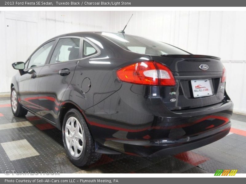 Tuxedo Black / Charcoal Black/Light Stone 2013 Ford Fiesta SE Sedan