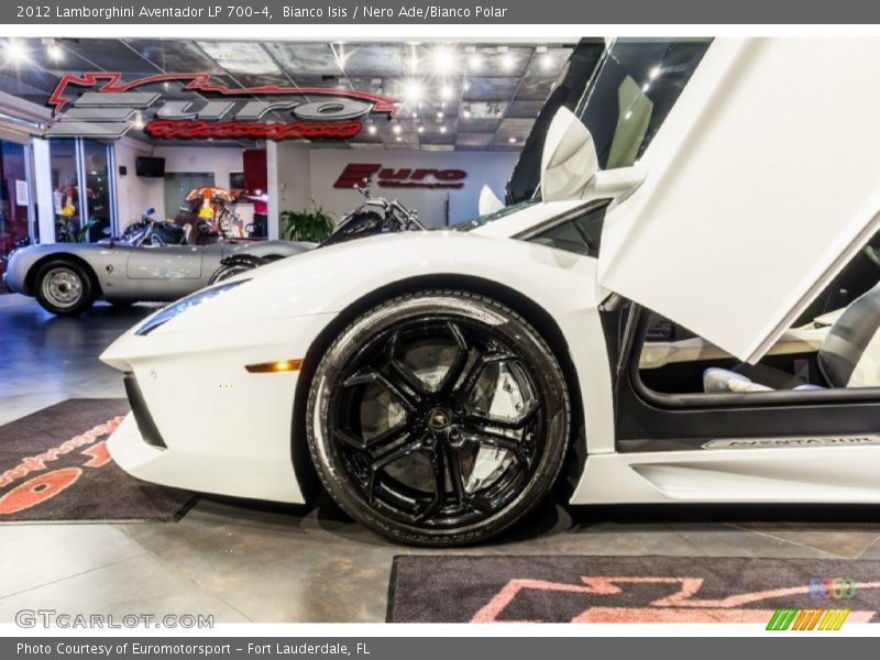 Bianco Isis / Nero Ade/Bianco Polar 2012 Lamborghini Aventador LP 700-4