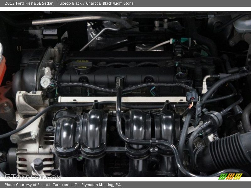 Tuxedo Black / Charcoal Black/Light Stone 2013 Ford Fiesta SE Sedan