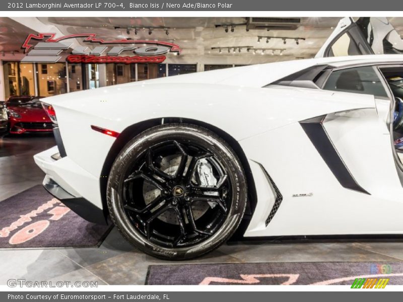 Bianco Isis / Nero Ade/Bianco Polar 2012 Lamborghini Aventador LP 700-4