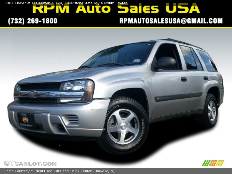 Silverstone Metallic / Medium Pewter 2004 Chevrolet TrailBlazer LS 4x4
