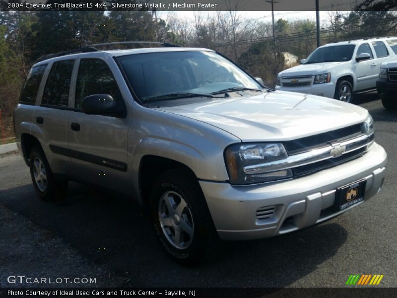 Silverstone Metallic / Medium Pewter 2004 Chevrolet TrailBlazer LS 4x4