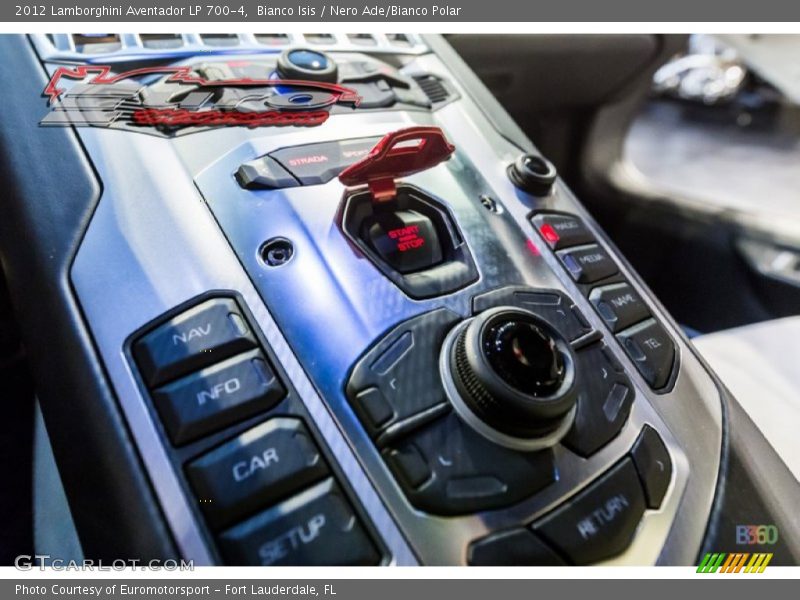 Bianco Isis / Nero Ade/Bianco Polar 2012 Lamborghini Aventador LP 700-4