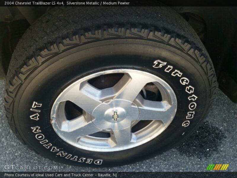 Silverstone Metallic / Medium Pewter 2004 Chevrolet TrailBlazer LS 4x4