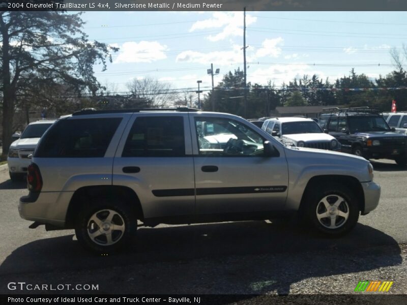 Silverstone Metallic / Medium Pewter 2004 Chevrolet TrailBlazer LS 4x4