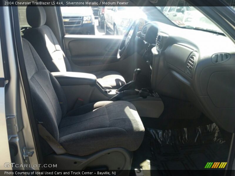 Silverstone Metallic / Medium Pewter 2004 Chevrolet TrailBlazer LS 4x4